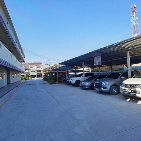Pangsapuri studio 18 m² dengan 1 bilik mandi peribadi di Ban Luang Chom Thong Luaran gambar