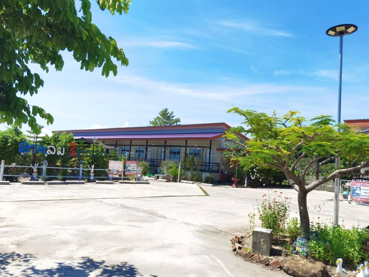 Pangsapuri studio 18 m² dengan 1 bilik mandi peribadi di Ban Luang Chom Thong Luaran gambar