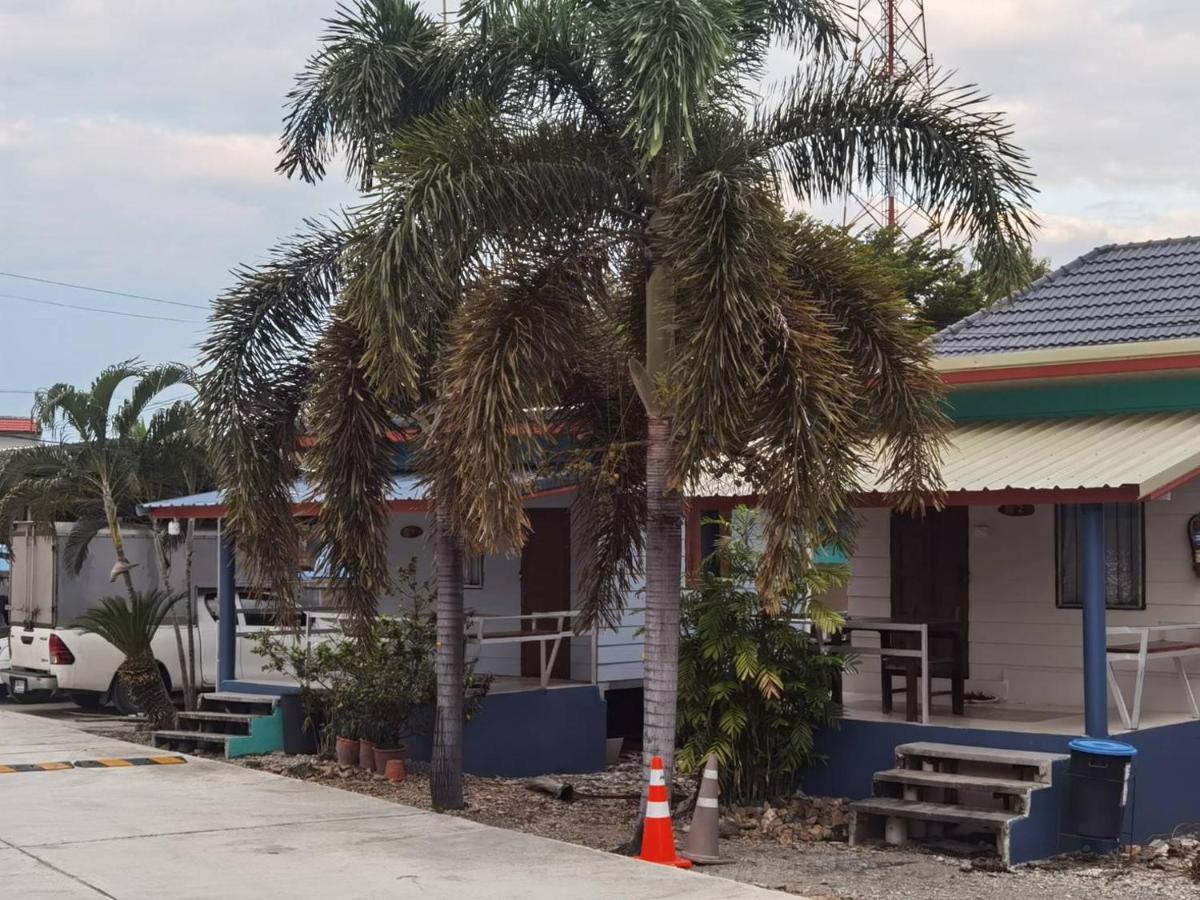 Pangsapuri studio 18 m² dengan 1 bilik mandi peribadi di Ban Luang Chom Thong Luaran gambar