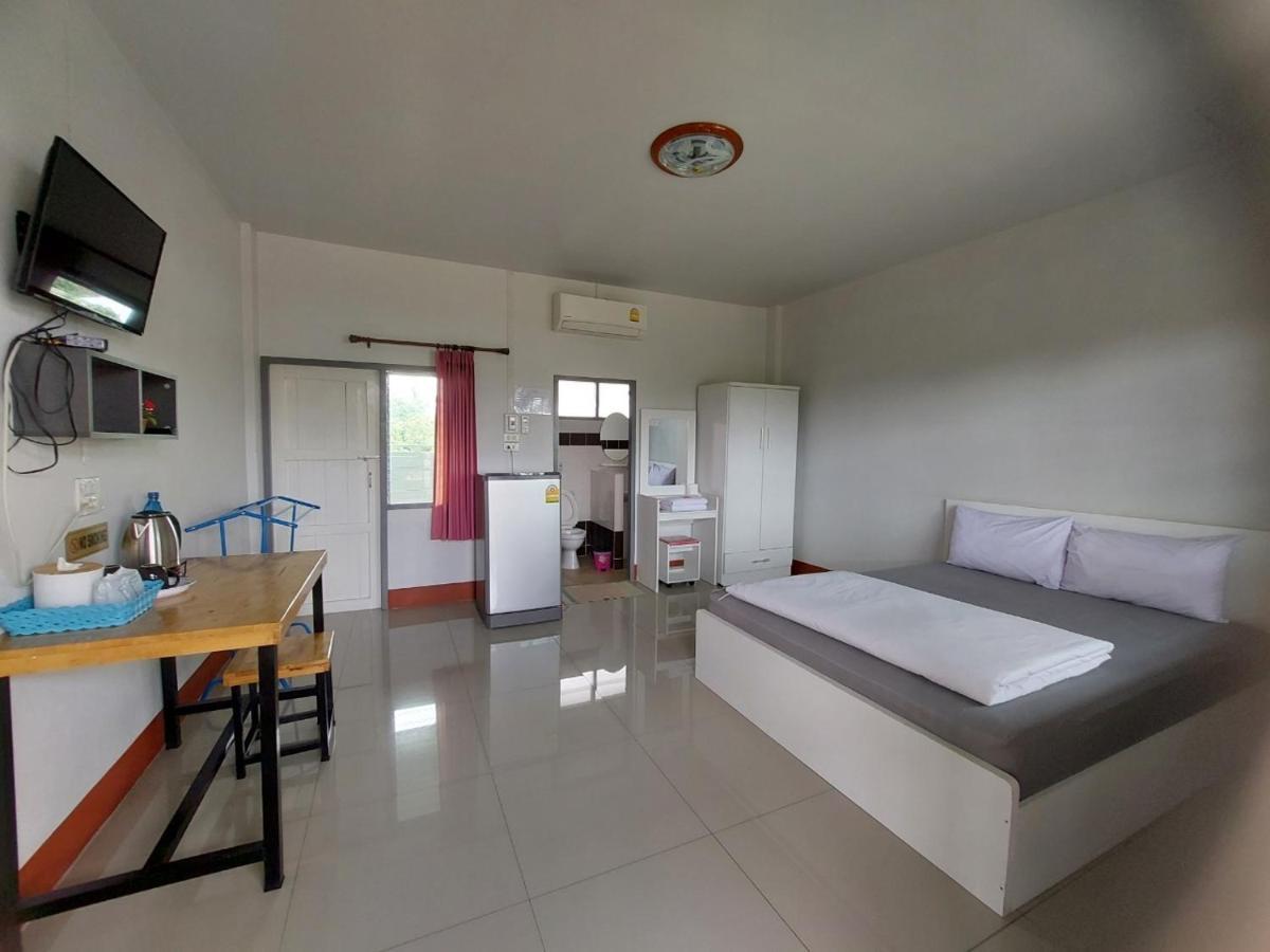 Pangsapuri studio 18 m² dengan 1 bilik mandi peribadi di Ban Luang Chom Thong Luaran gambar