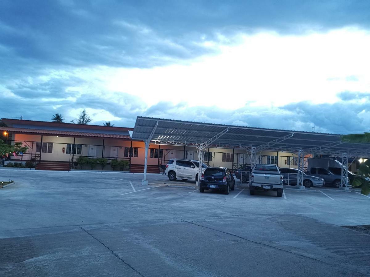 Pangsapuri studio 18 m² dengan 1 bilik mandi peribadi di Ban Luang Chom Thong Luaran gambar