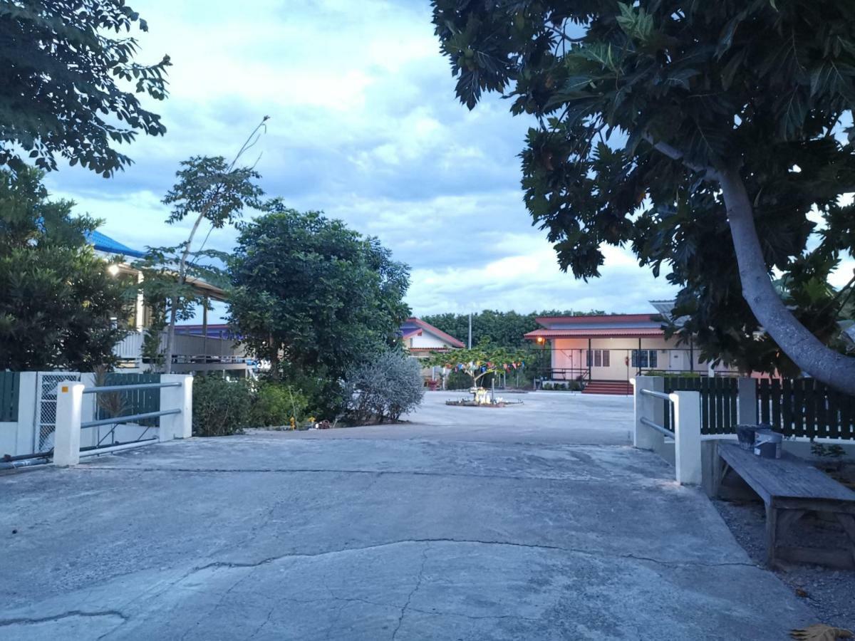 Pangsapuri studio 18 m² dengan 1 bilik mandi peribadi di Ban Luang Chom Thong Luaran gambar