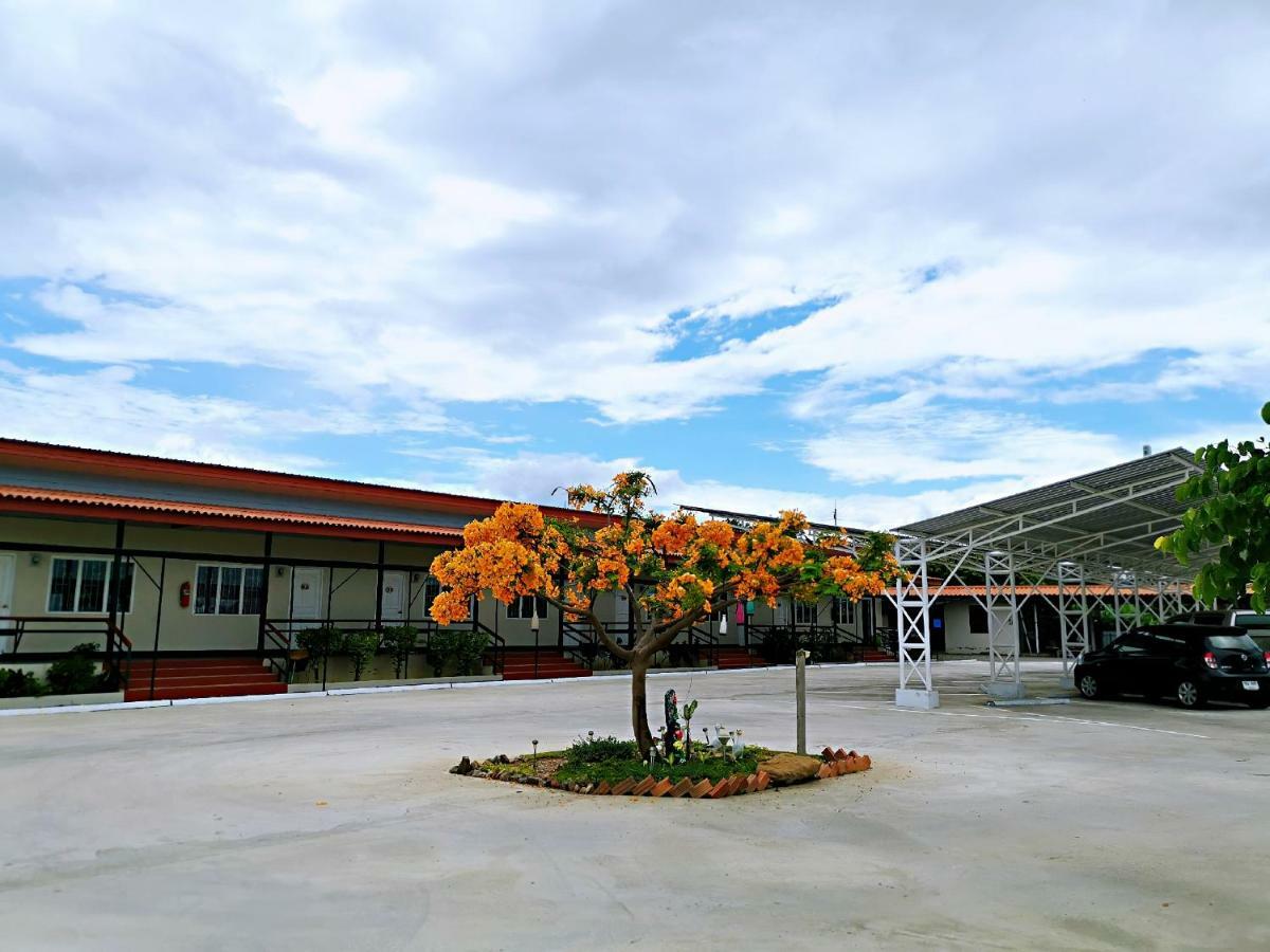 Pangsapuri studio 18 m² dengan 1 bilik mandi peribadi di Ban Luang Chom Thong Luaran gambar